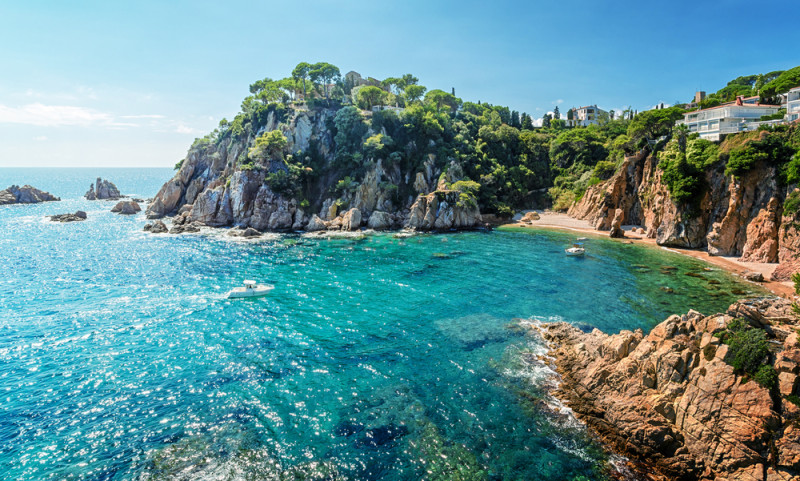Iconic Beaches: Playa Brava and Playa Mansa