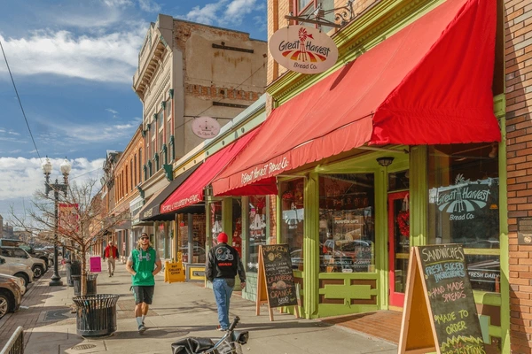 Thriving Economy and Job Market
