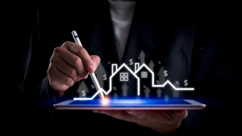 Competitive Prices in a Capital City