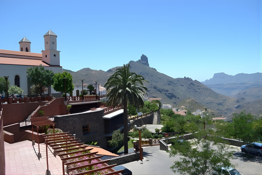 Best Locations to Buy Property in Canary Islands 2025: Top Areas for Investment