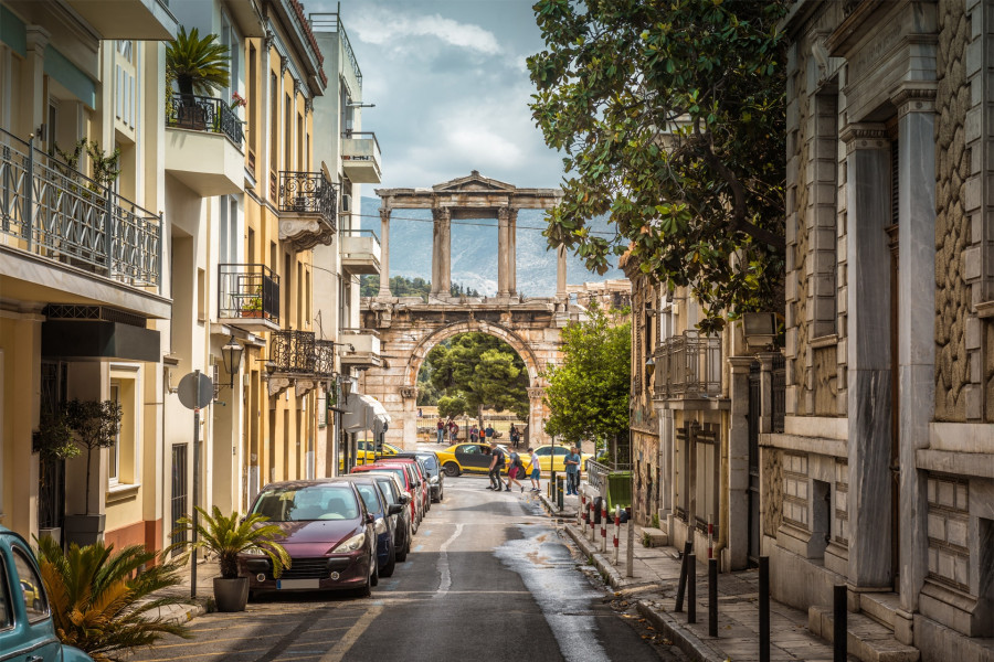 How to Invest in Greek Real Estate: A Beginner’s Guide (2025 Edition)