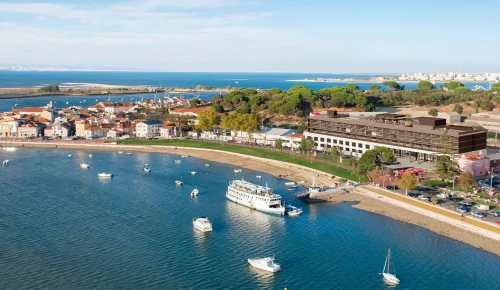 Upon Bay Mundet - Investment in a 4-star riverside apartment hotel photo - 1