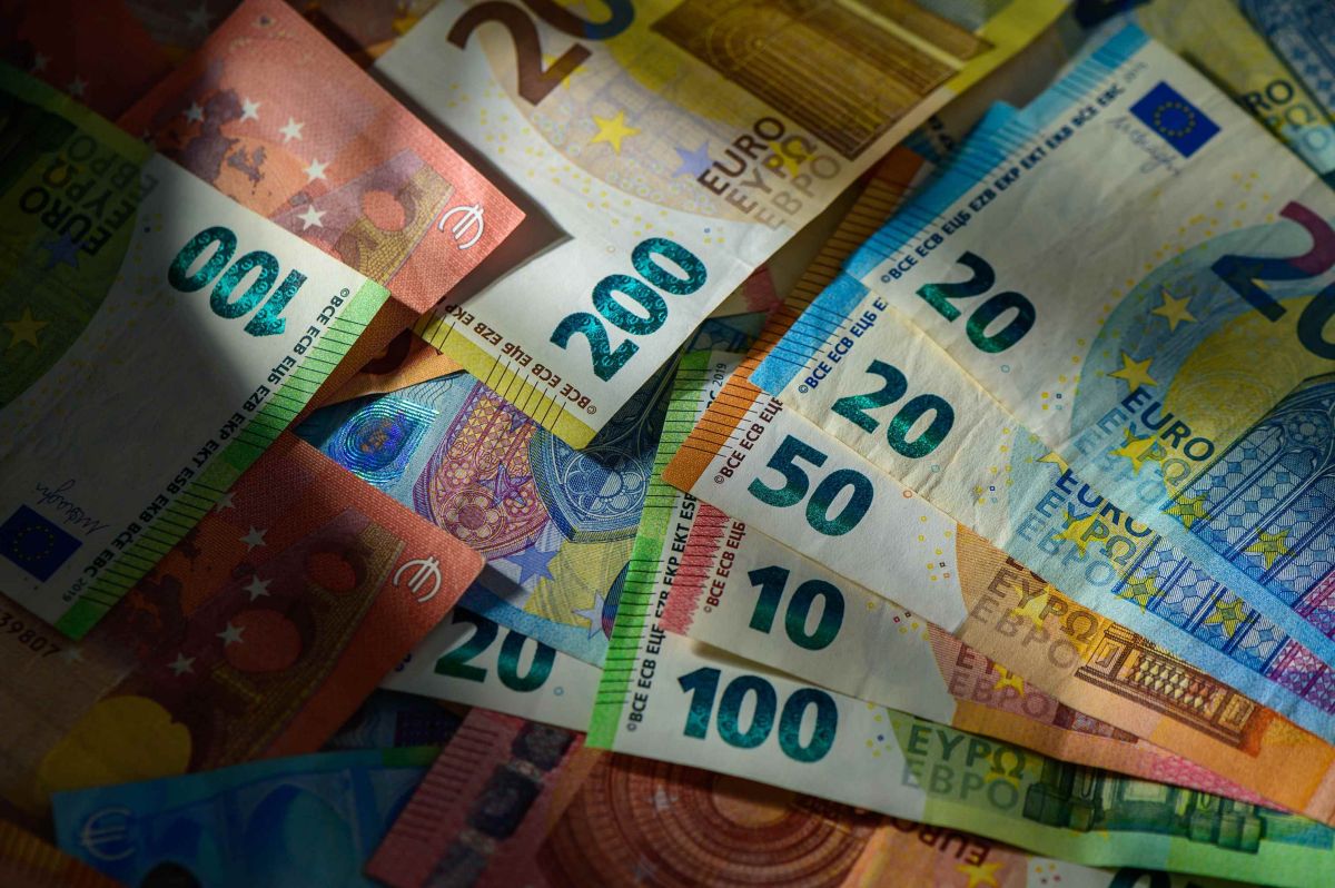 Euro Bills